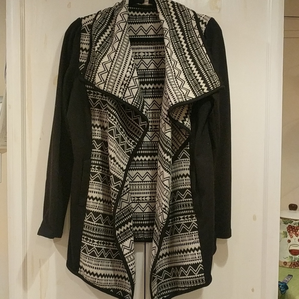 En creme Aztec Cardigan
